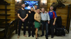 Ветераны, судьи и тренеры собрались в номере «В охотничьем стиле»…