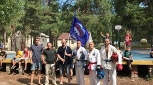 Боксеры и борцы провели показательные выступления в загородном лагере Под…