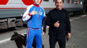 Михаил Захарьев и его тренер Равиль Азизов отправляются на спортивные…