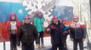 На торжественном награждении забега «Лыжня России» награждали призеров соревнования ценными…