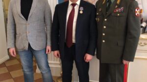 Поздравил своего друга,Президента Всемирной Федерации Фудокан каратэ-до,почетного президента Федерации бокса…