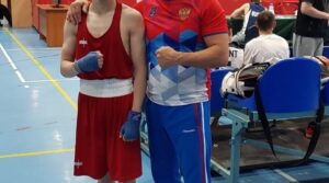 Никита Неизвестных выиграл свой первый бой и вышел в полуфинал…