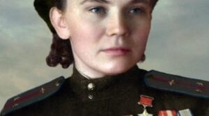 Нина Захаровна Ульяненко (1923—2005) — командир звена 46-го гвардейского ночного…