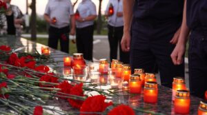 Сегодня в 4 часа утра на мемориале «Вечный огонь» состоялась…
