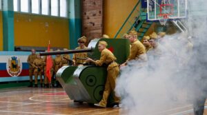 В СФ СамГТУ провели реконструкцию битвы Великой Отечественной войны. Курская…