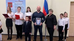 Председатель СРОО «Сплочение» Сергей Иванов оказал помощь в ремонте патриотического…