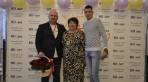 Юбилей 80 лет центру «Искра» »)
