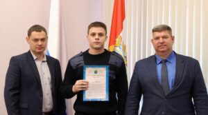 В Сызрани наградили участников тушения пожара в Рачейском бору На…