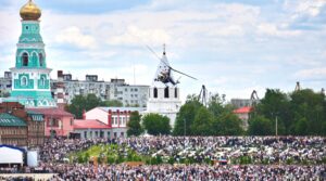 🇷🇺 На набережной у Сызранского кремля прошла акция «Есть такая…